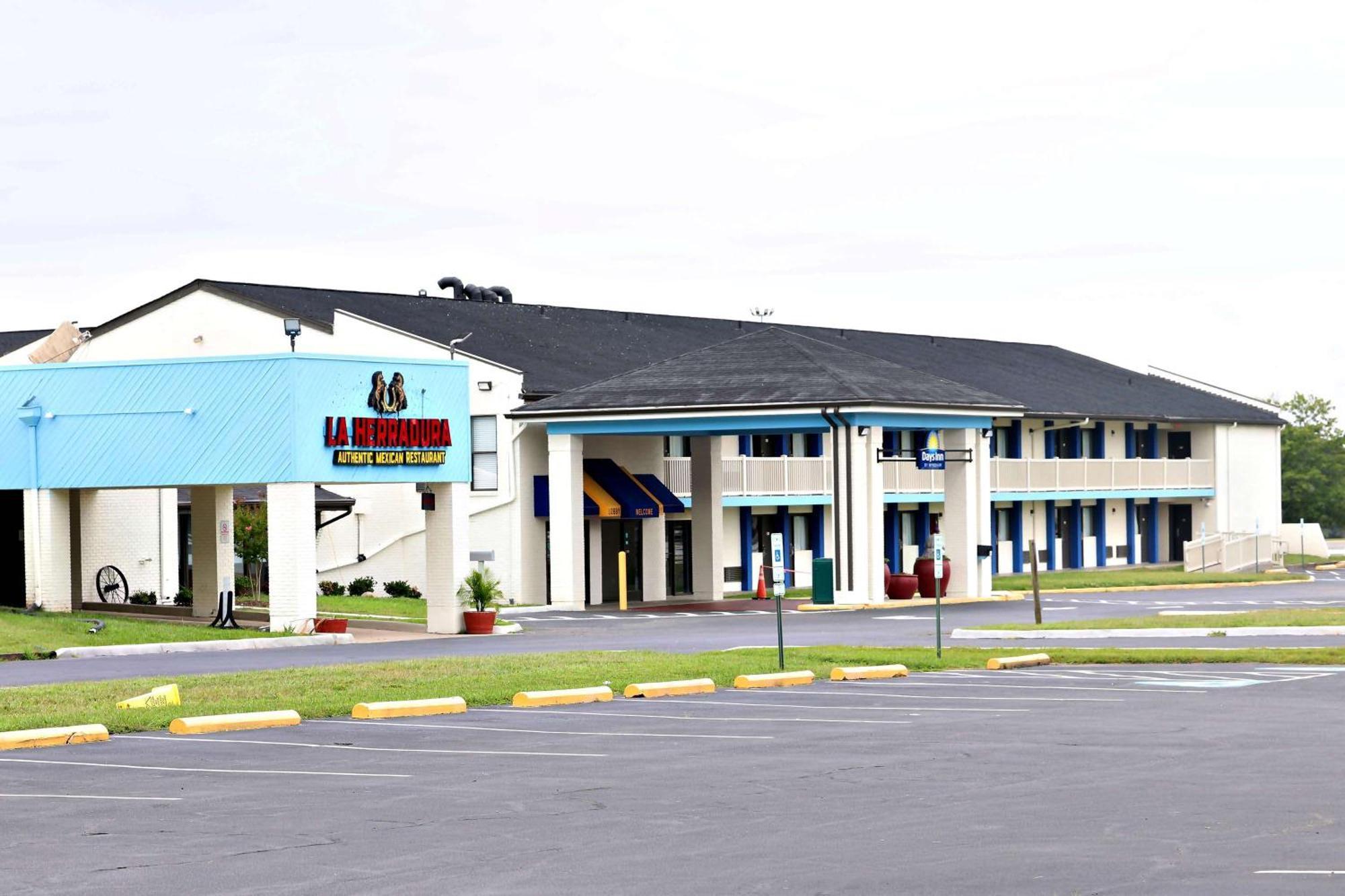 Days Inn By Wyndham Kings Dominion Doswell Buitenkant foto