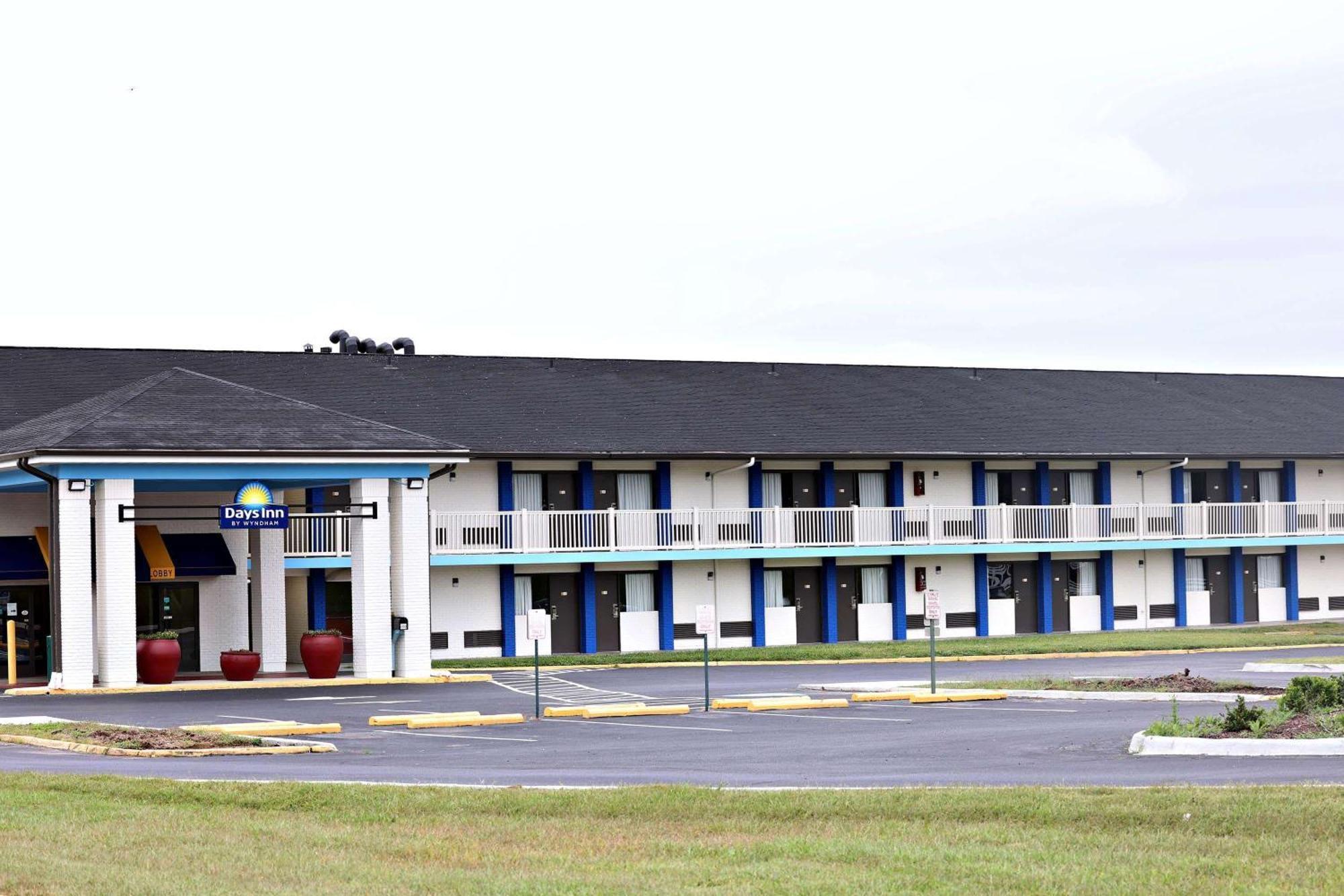Days Inn By Wyndham Kings Dominion Doswell Buitenkant foto